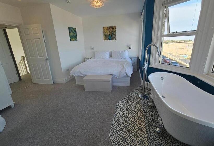 Пансион Yps Seaview Apartments