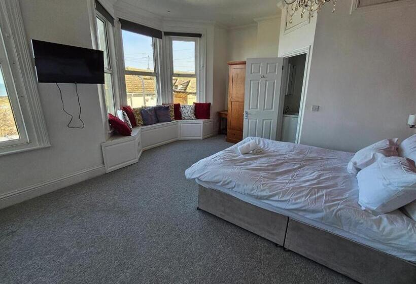 Пансион Yps Seaview Apartments