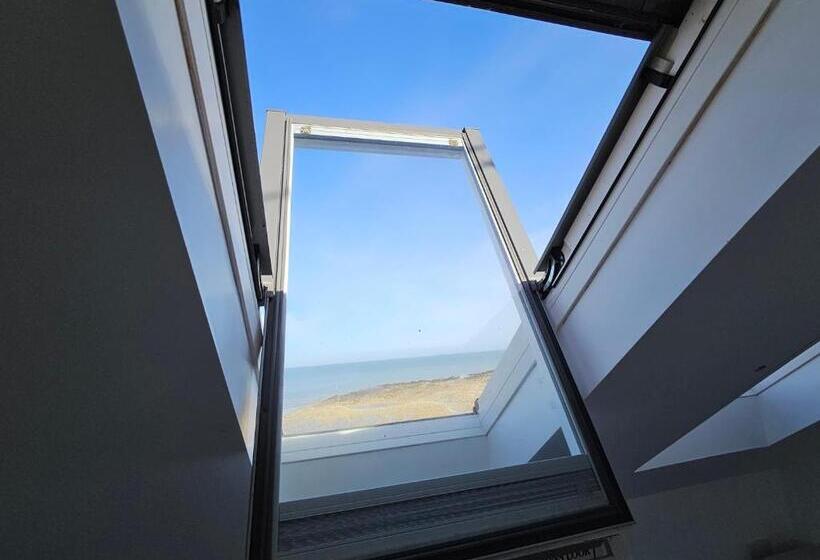 Пансион Yps Seaview Apartments