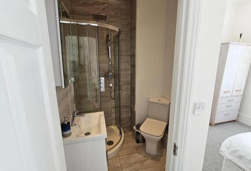 Пансион Yps Seaview Apartments