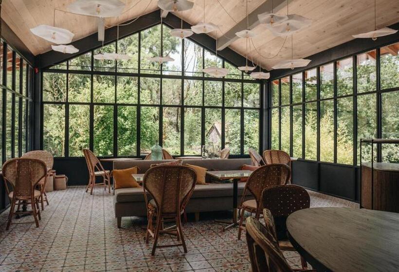 リゾートホテル Bandiat Le Domaine