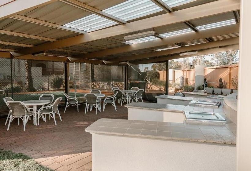 אתר נופש Lake Mulwala Boatel