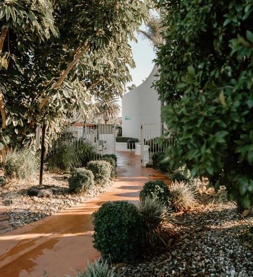 אתר נופש Lake Mulwala Boatel