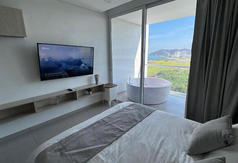 Suite Lujosa Con Jacuzzi Piso 14 Vista Al Mar