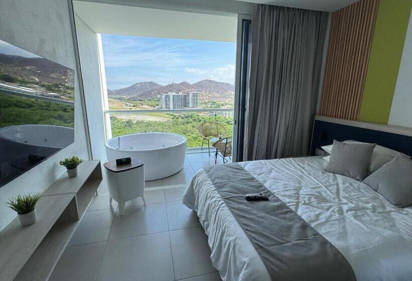 Suite Lujosa Con Jacuzzi Piso 14 Vista Al Mar