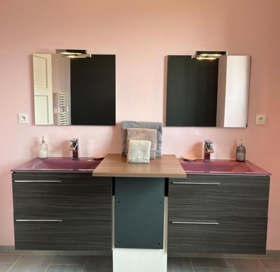 مبيت وإفطار A L Ombre Des Cyprès