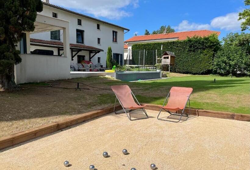 مبيت وإفطار A L Ombre Des Cyprès