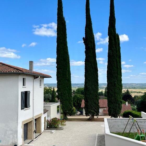 مبيت وإفطار A L Ombre Des Cyprès