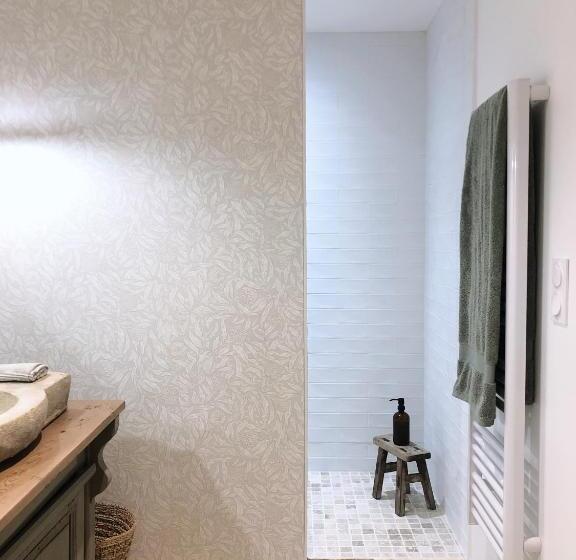 住宿加早餐  Chambre D Hotes Lou Viradis