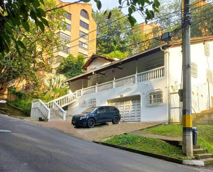 Bed and Breakfast Epic Manor