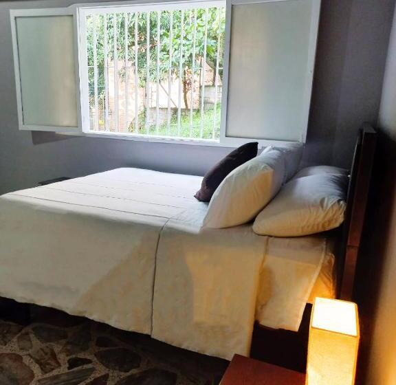 Bed and Breakfast Epic Manor