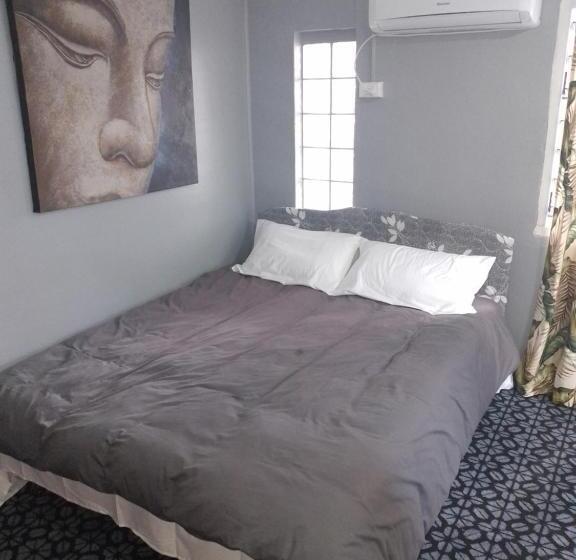 تختخواب و صبحانه Home Away From Home