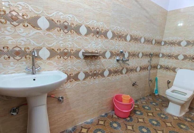 Bed and Breakfast Shri Sher Palace By Stayapart