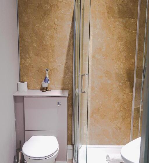 צימר The Bat And Ball