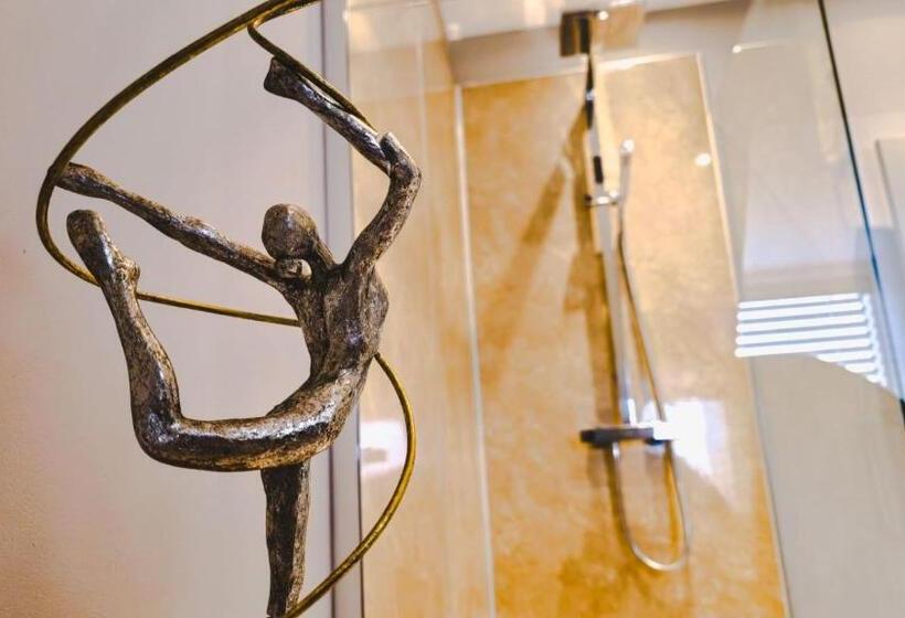 צימר The Bat And Ball