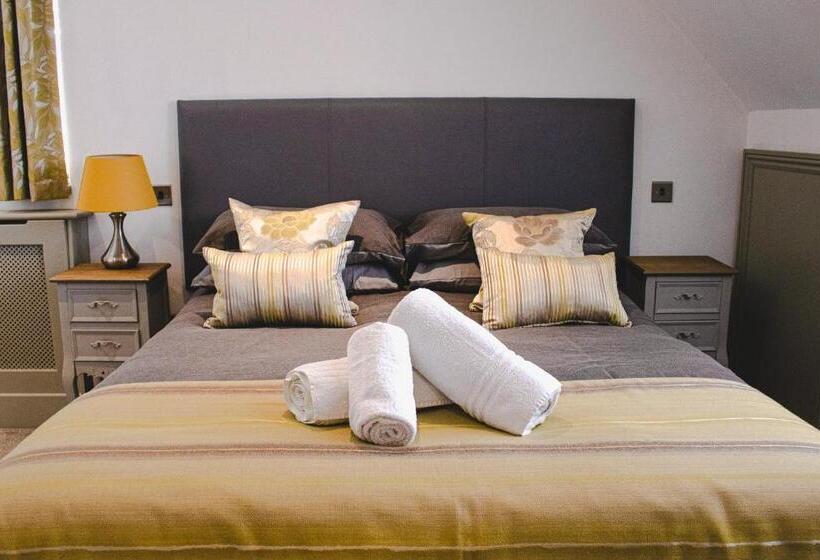 צימר The Bat And Ball