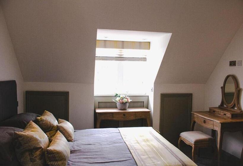 צימר The Bat And Ball