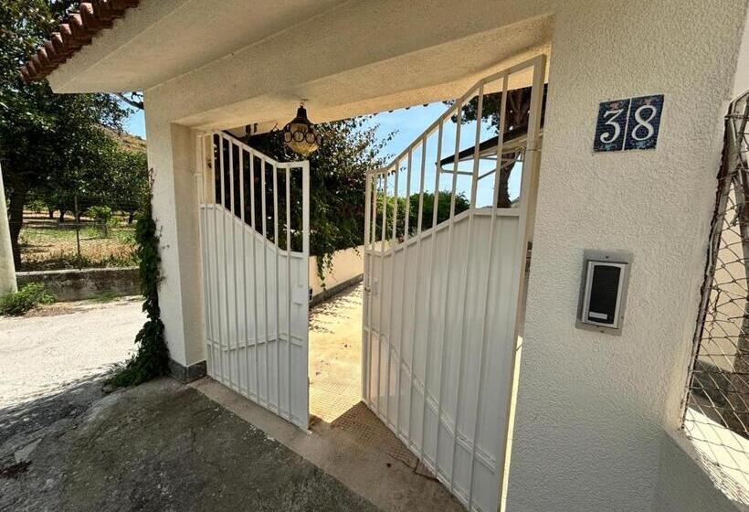 مبيت وإفطار Vida Locrese Con Piscina Salata