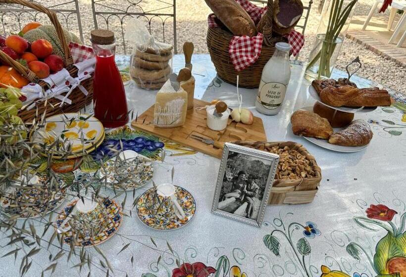 مبيت وإفطار Vida Locrese Con Piscina Salata