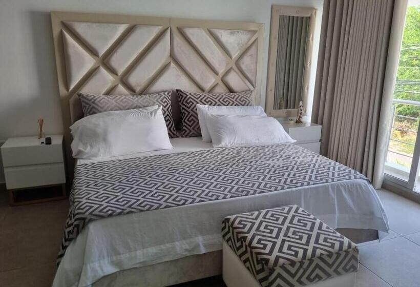 Отель Patiño Boutique