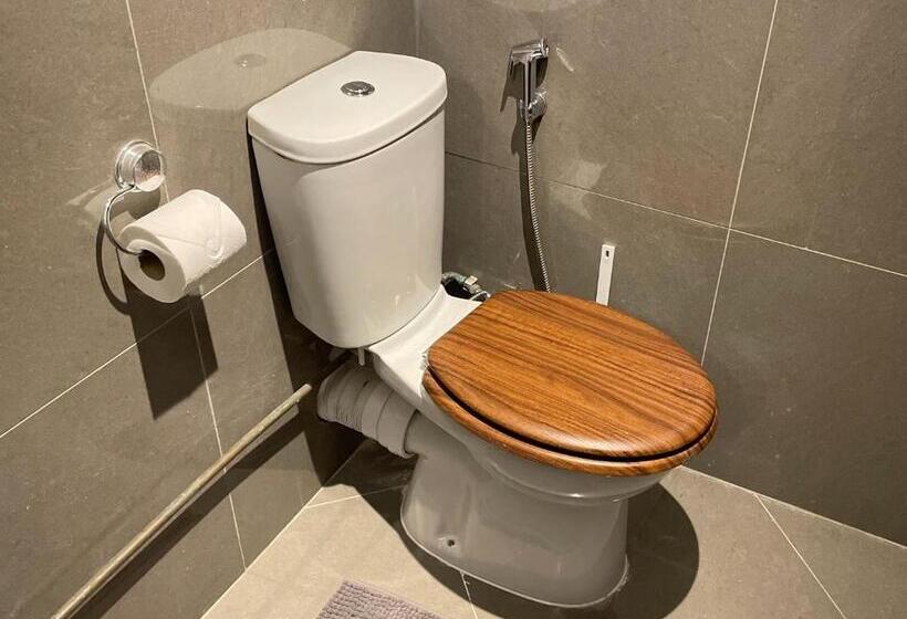 Elegant Room In St Albans