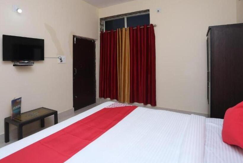 Goroomgo Hotel Moonlight Bhubaneswar   Premium Quality Of Service Awarded