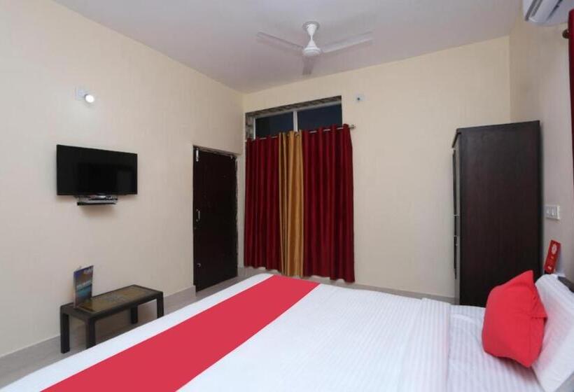 Goroomgo Hotel Moonlight Bhubaneswar   Premium Quality Of Service Awarded