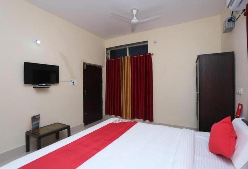 Goroomgo Hotel Moonlight Bhubaneswar   Premium Quality Of Service Awarded