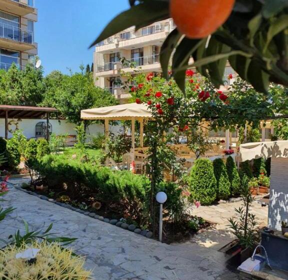 בית מלון כפרי акра ф