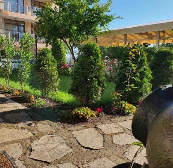 בית מלון כפרי акра ф