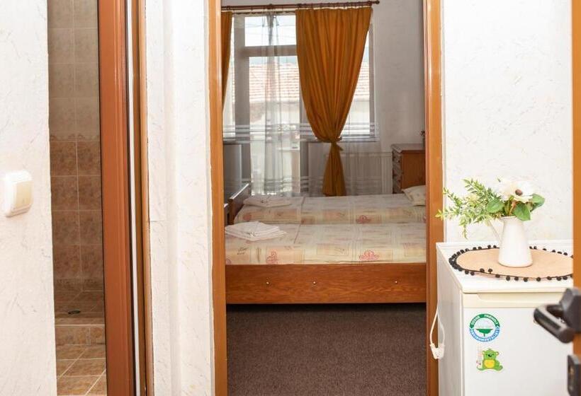 فندق комплекс плавис