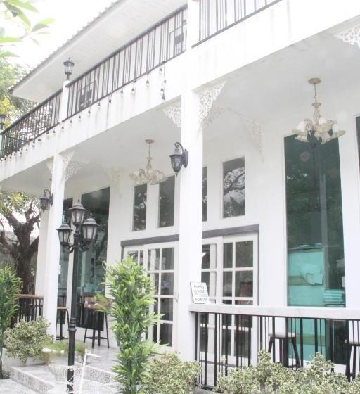 فندق Bananaleaf Wedding Cafe & Resort