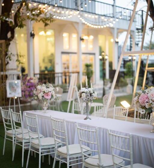 فندق Bananaleaf Wedding Cafe & Resort