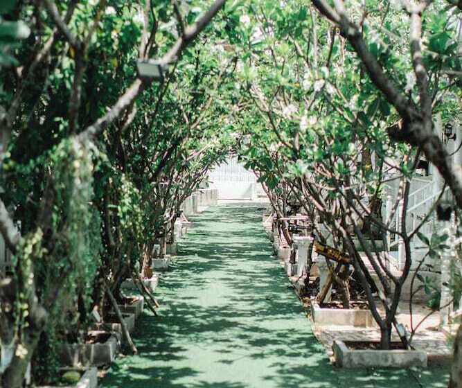 فندق Bananaleaf Wedding Cafe & Resort