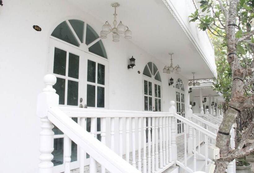 فندق Bananaleaf Wedding Cafe & Resort