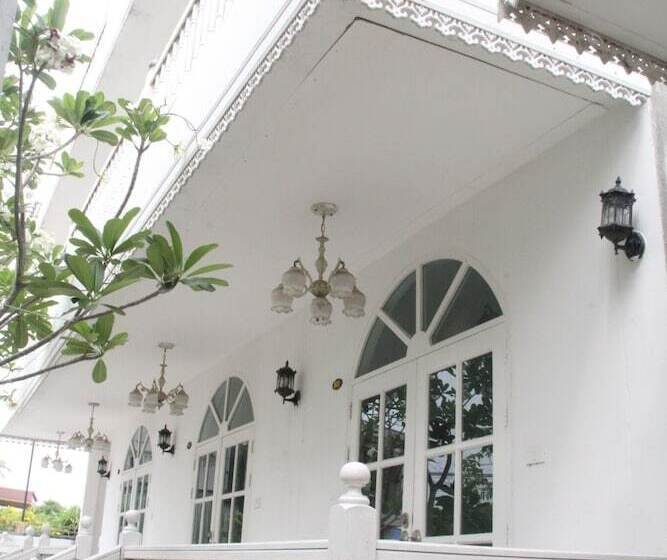 فندق Bananaleaf Wedding Cafe & Resort