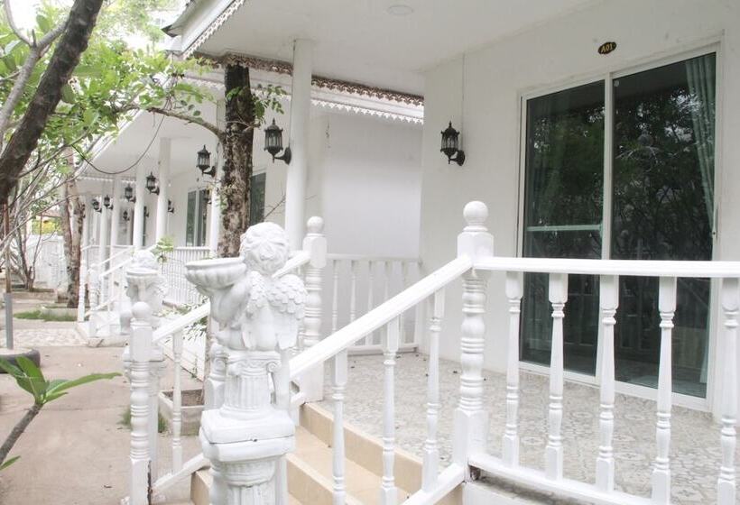 فندق Bananaleaf Wedding Cafe & Resort