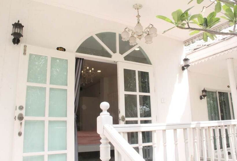 فندق Bananaleaf Wedding Cafe & Resort