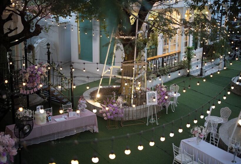 فندق Bananaleaf Wedding Cafe & Resort