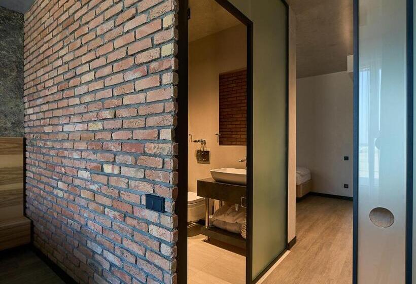 בית מלון כפרי Black Sea Resort