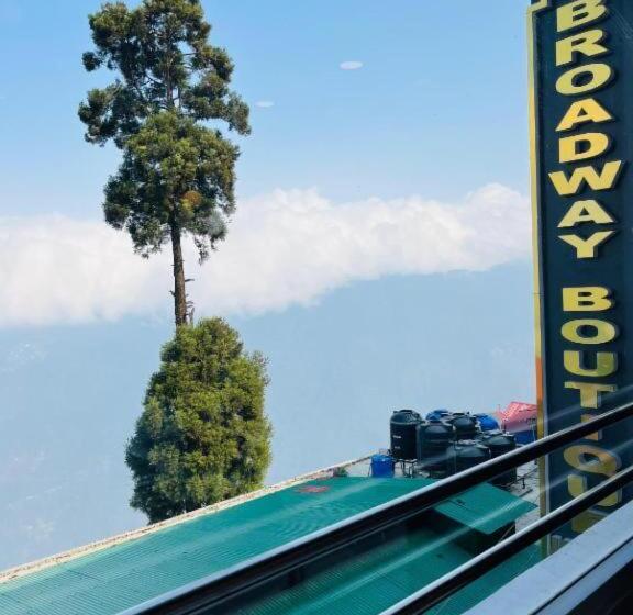 בית מלון כפרי Broadway Boutique Mall Road Darjeeling   A Luxury Collection   Best Seller