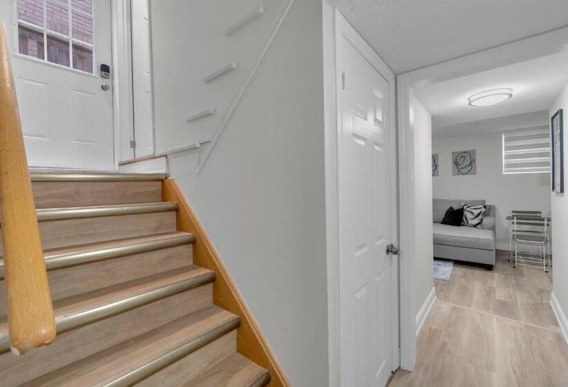 בית מלון כפרי Crescentwood Properties