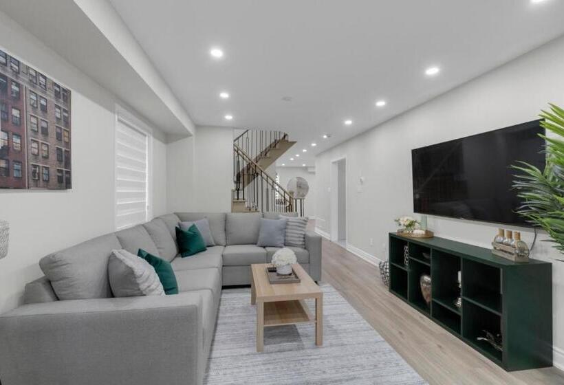 בית מלון כפרי Crescentwood Properties