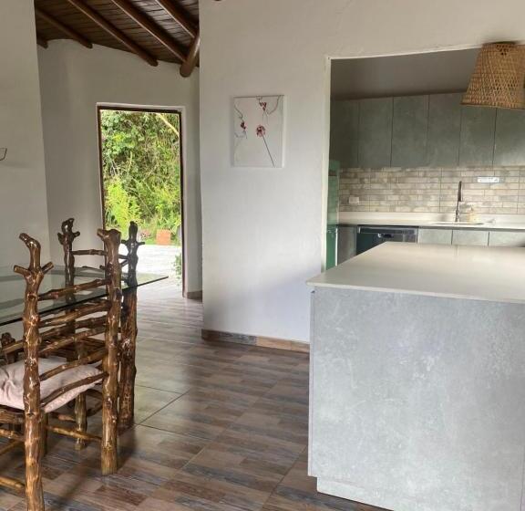 בית מלון כפרי D Cabezas Eco