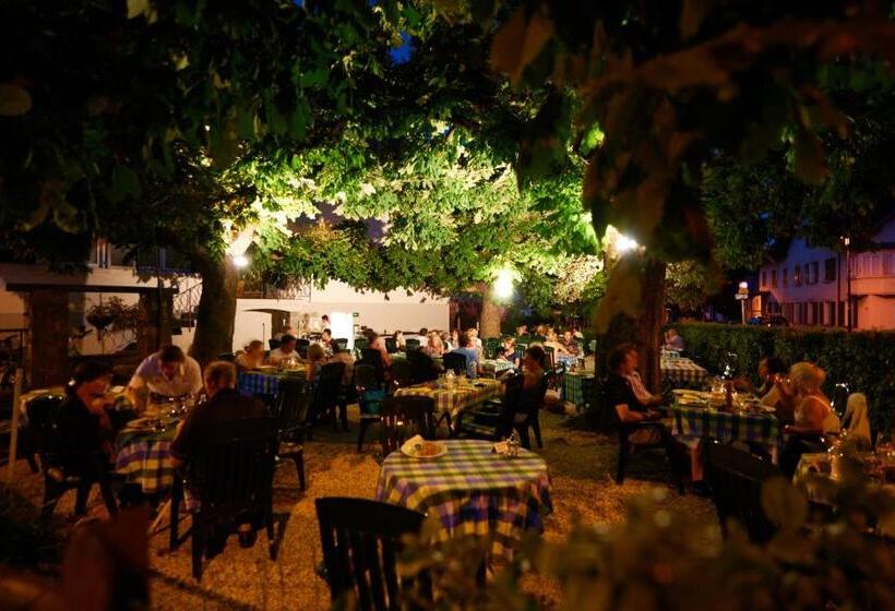 فندق Gasthof Krönele