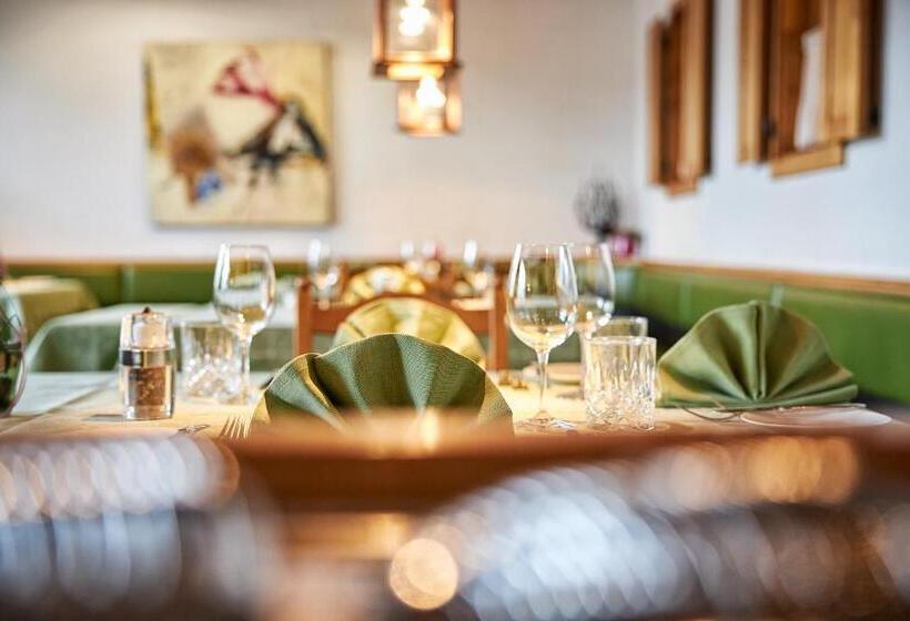 فندق Gasthof Krönele