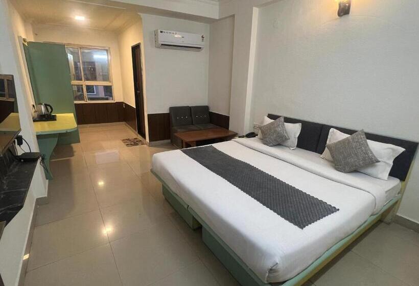 ホテル Golden Leaf