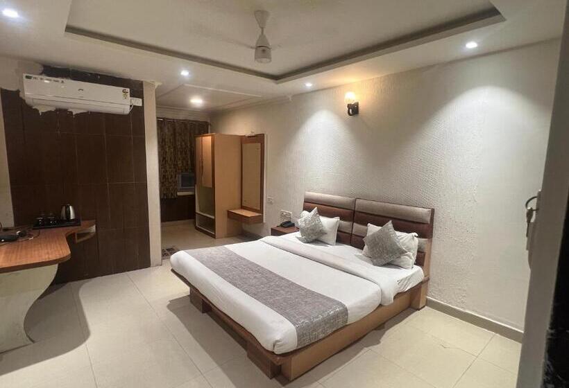 ホテル Golden Leaf