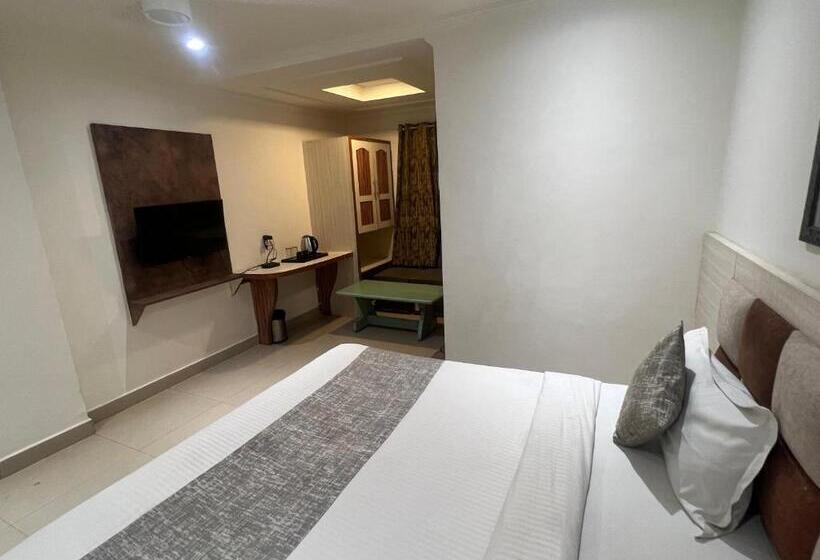 ホテル Golden Leaf