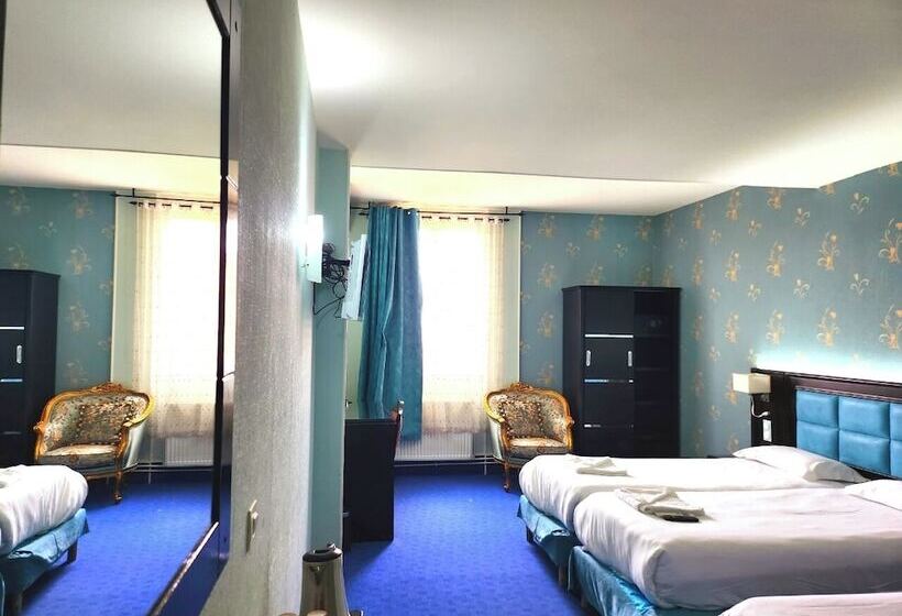 Отель Grand Paris